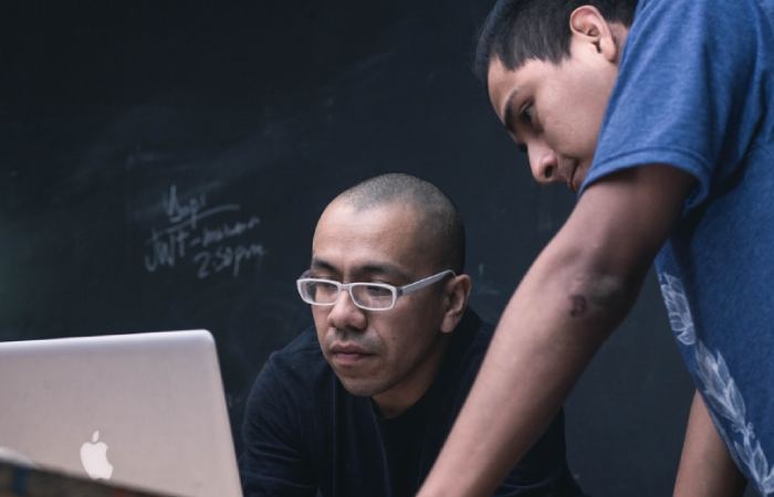 Employees using an account planning tool to enhance collaboration and customer relationships