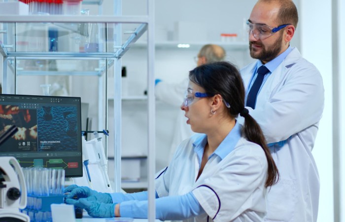 Modern hospital with advanced medical equipment — clean, bright, professional